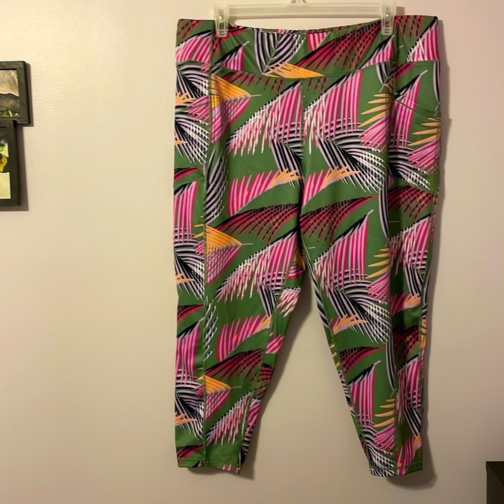 Pro Player Moisture Wicking Tropical Colorful Cropped Leggings size 3X
